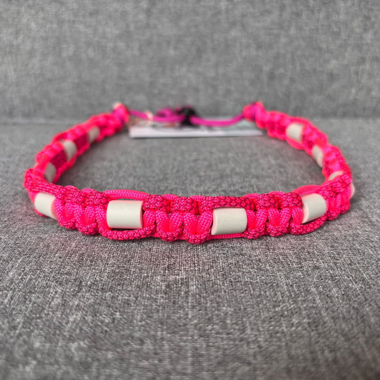 Anti vlooien en tekenband 40-50 cm neon roze met patroon