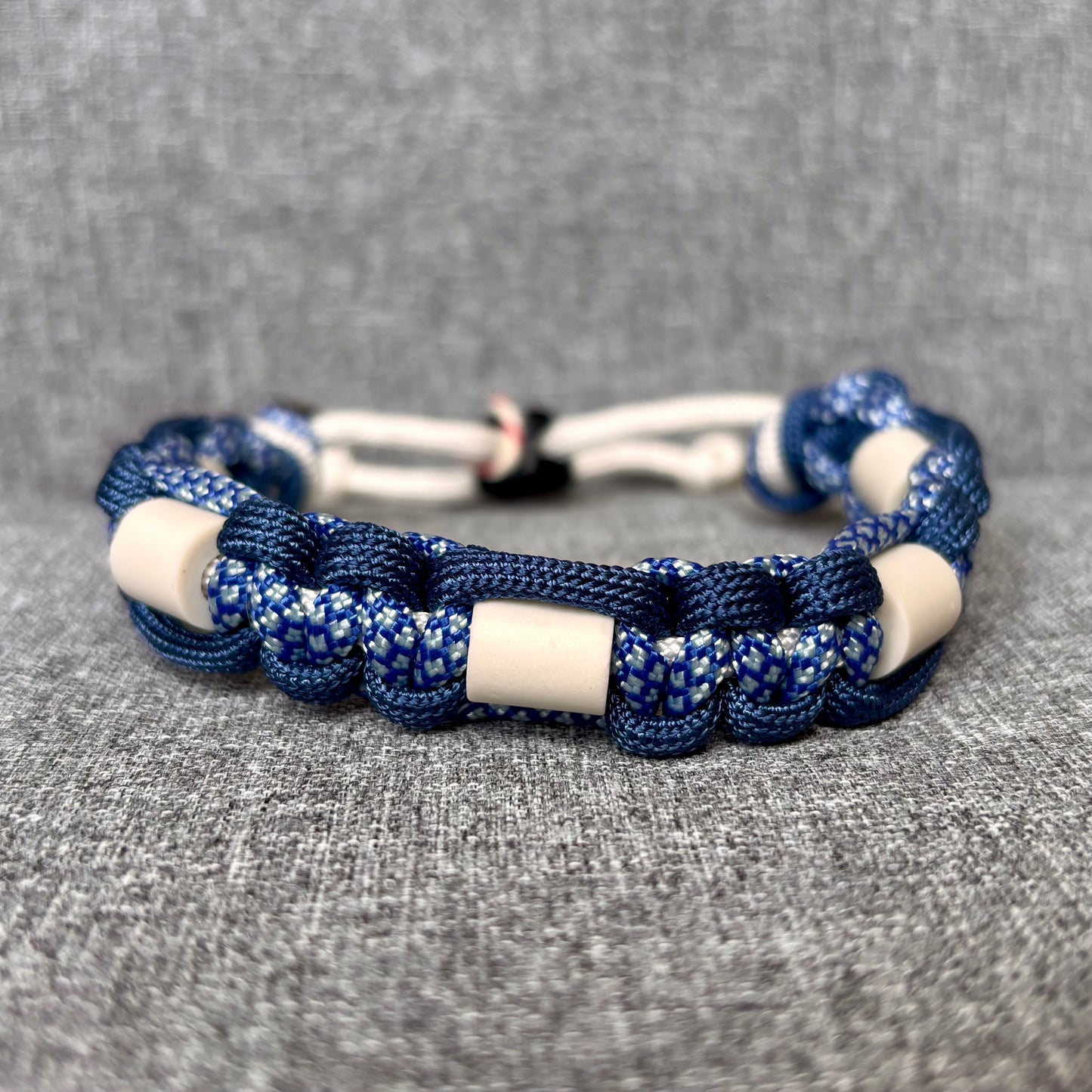 Anti vlooien en tekenband 20-30 cm blauw met wit