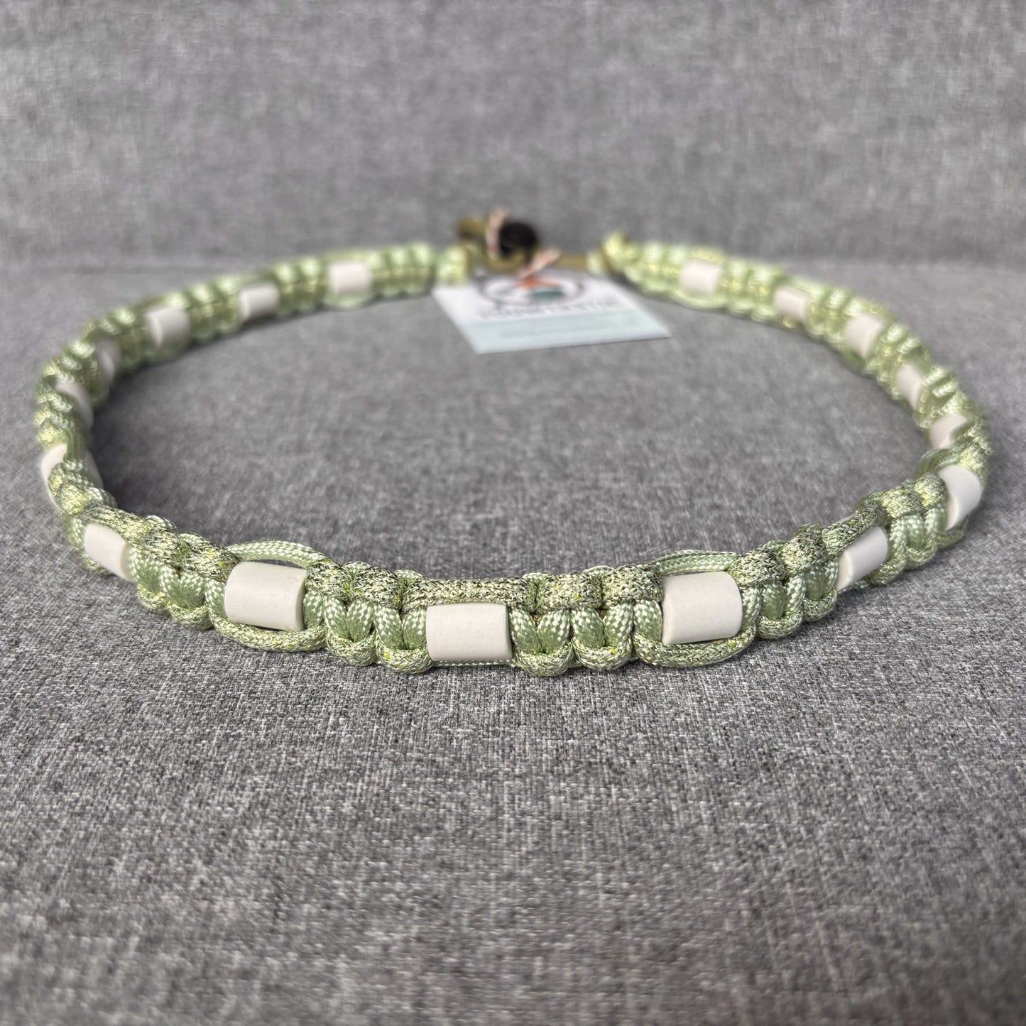 Anti vlooien en tekenband 60-70 cm mint met glitter groen