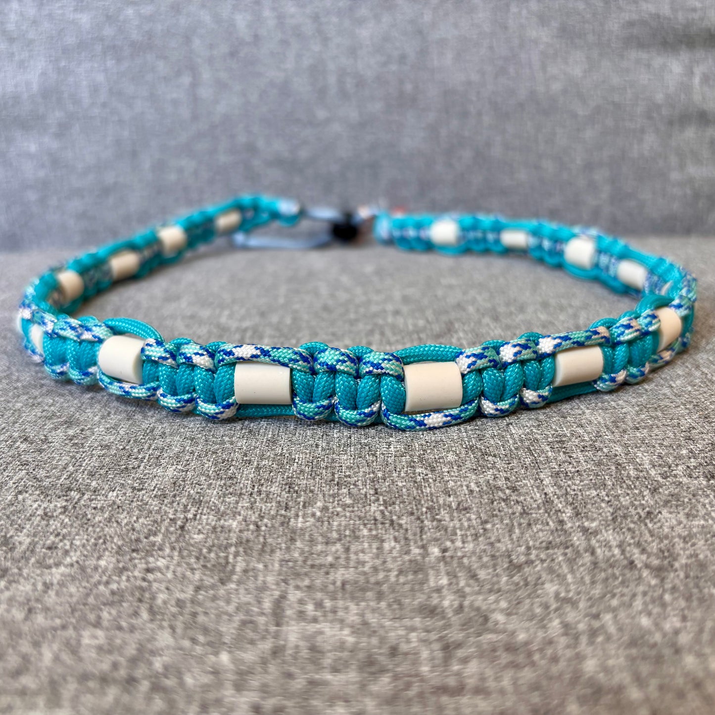 Anti vlooien en tekenband 60-70 cm blauw mix