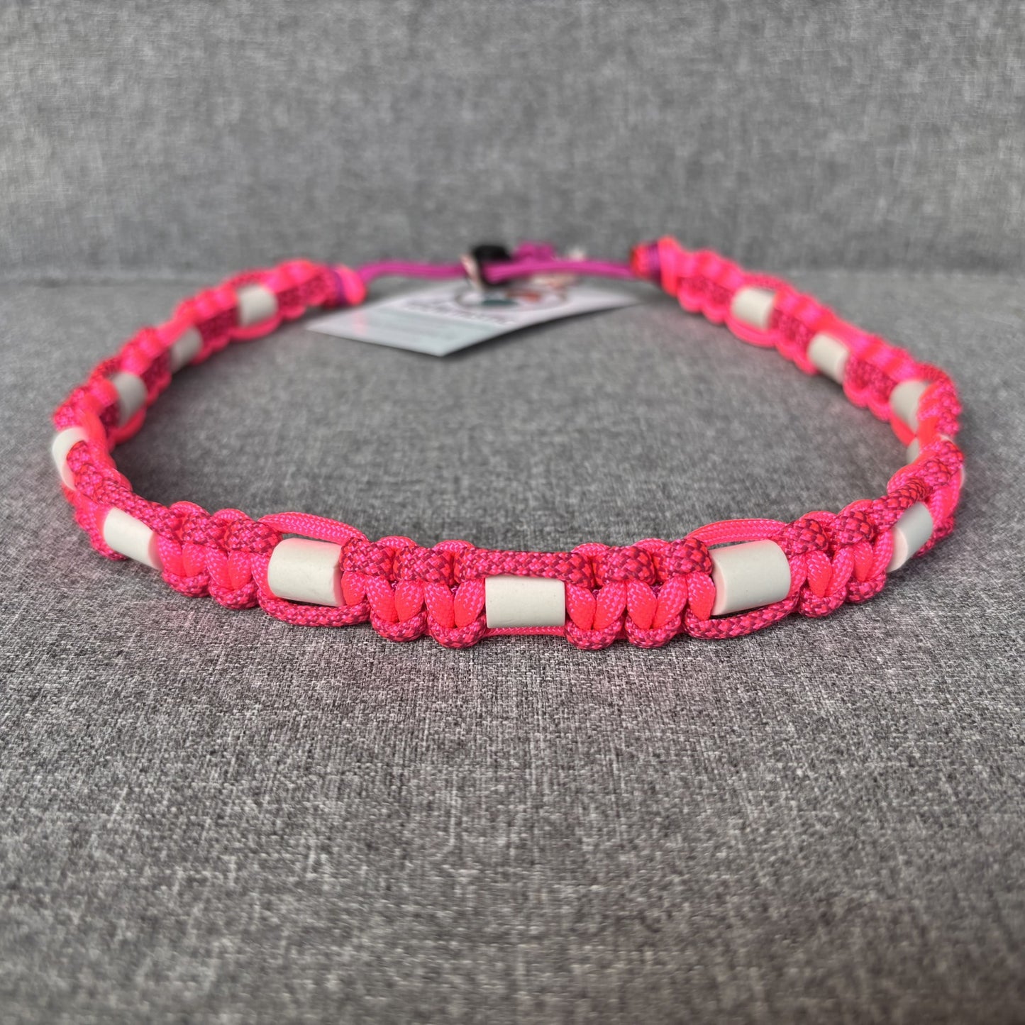 Anti vlooien en tekenband 50-60 cm neon roze met patroon