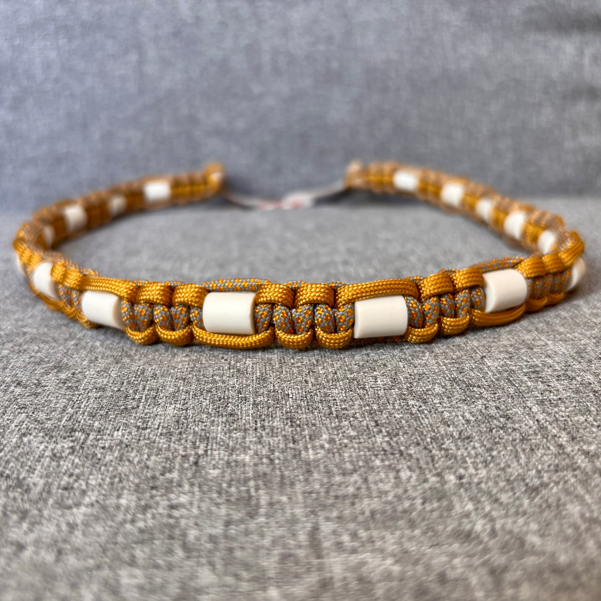 Anti vlooien en tekenband 60-70 cm bruin grijs mix