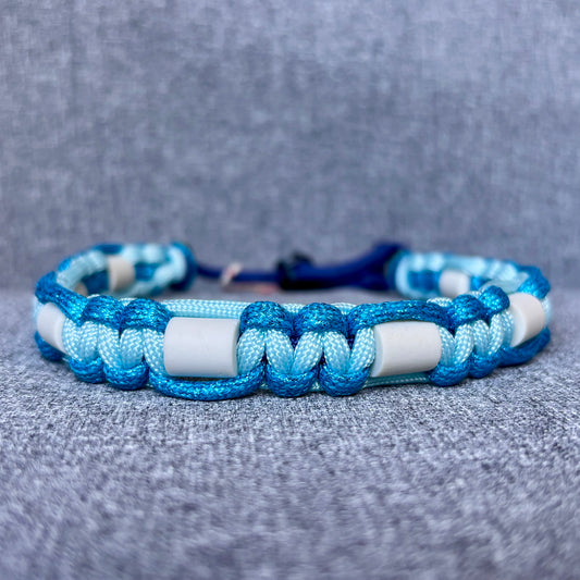 Anti vlooien en tekenband 30-40 cm licht blauw met glitter