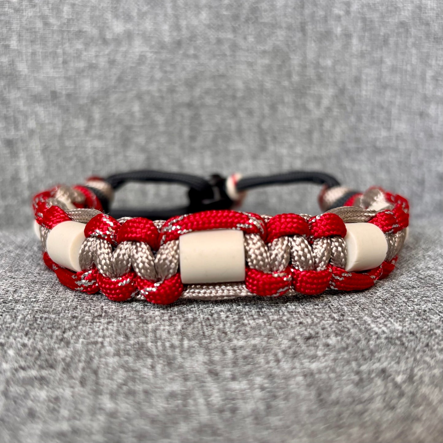 Anti vlooien en tekenband 20-30 cm zilver met rood