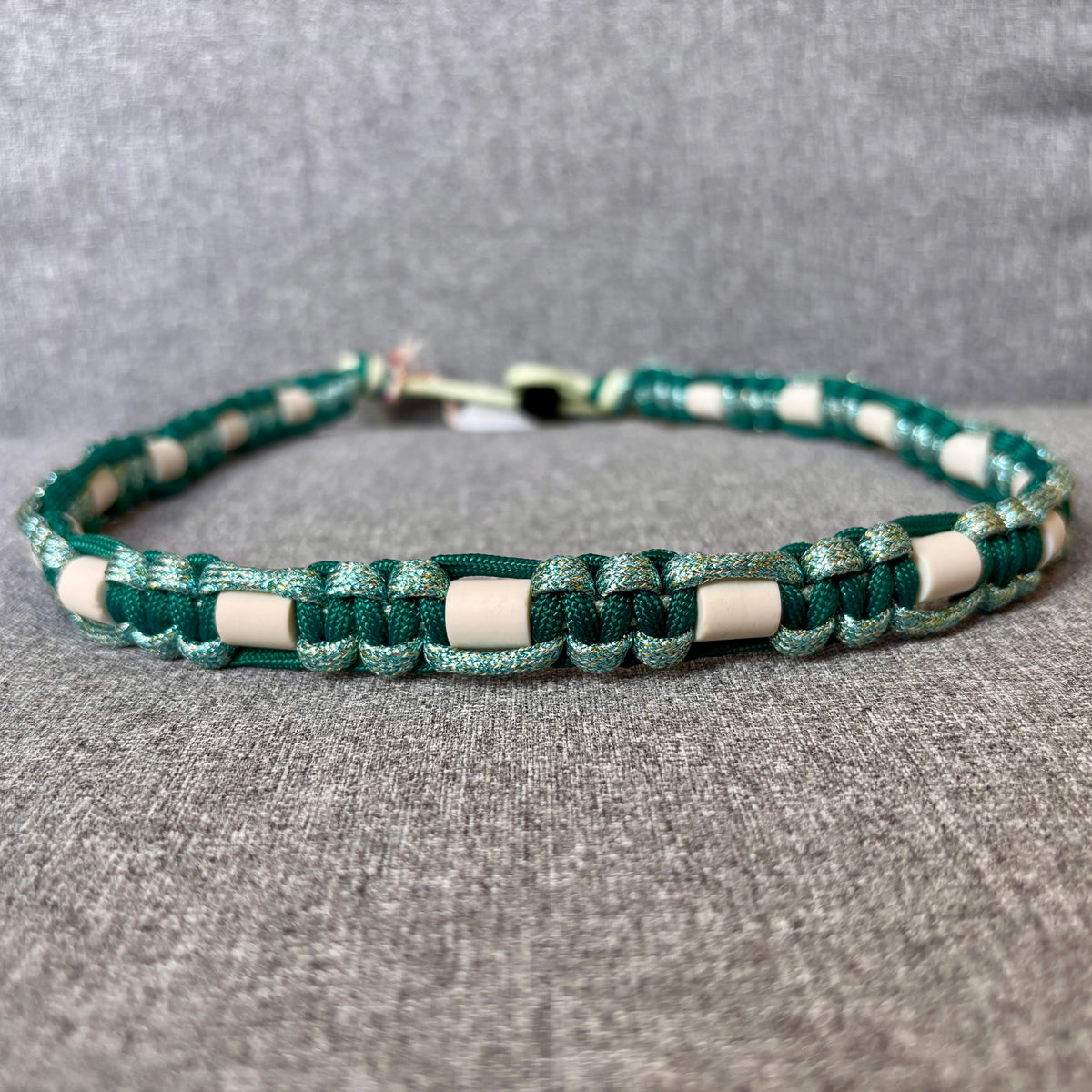 Anti vlooien en tekenband 60-70 cm groen met glitters