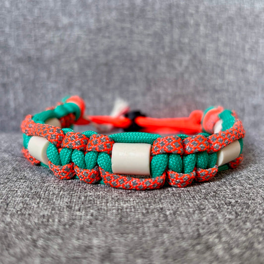 Anti vlooien en tekenband 20-30 cm aqua met oranje en reflective