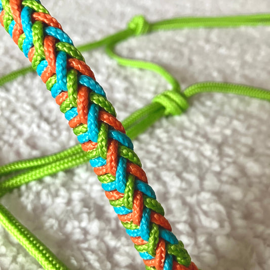 Touwhalster gevlochten neusstuk appel groen, neon oranje & turquoise