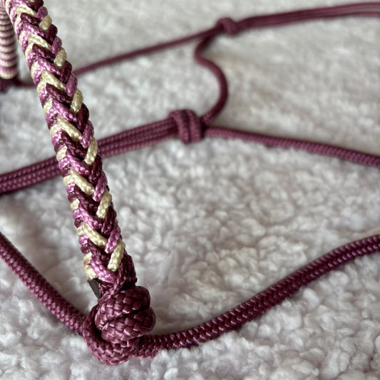 Touwhalster gevlochten neusstuk aubergine, granny pink & shiny gold