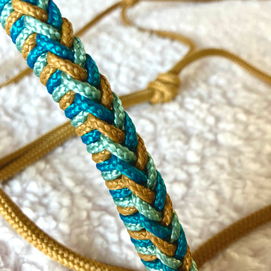 Touwhalster gevlochten neusstuk aqua, zeegroen, caramel