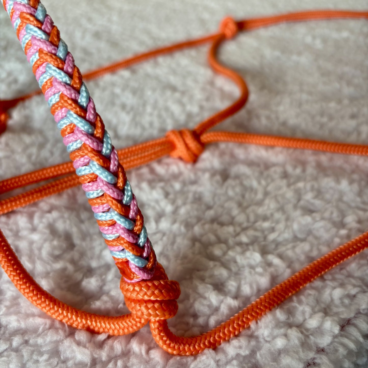 Touwhalster gevlochten neusstuk neon oranje, rose roze & baby blauw