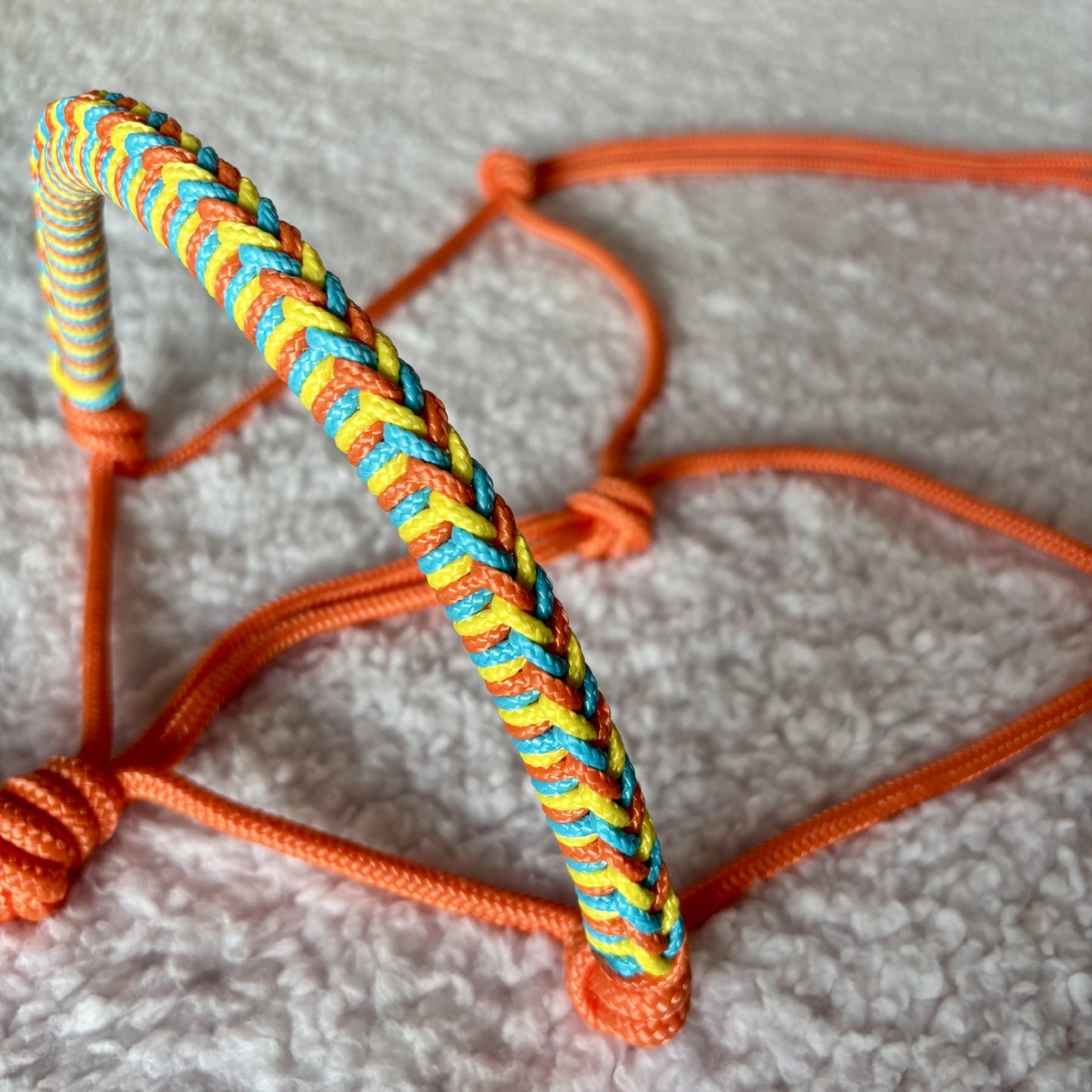 Touwhalster gevlochten neusstuk neon oranje, canary geel & turquoise
